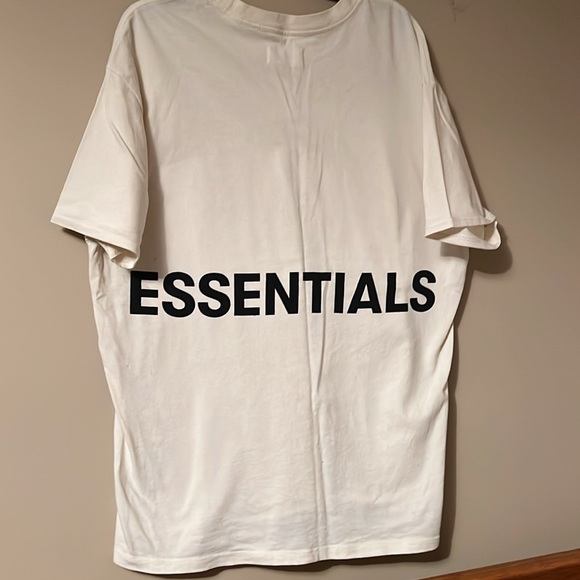 Fear of God Essentials Tshirt - Picture 2 of 4